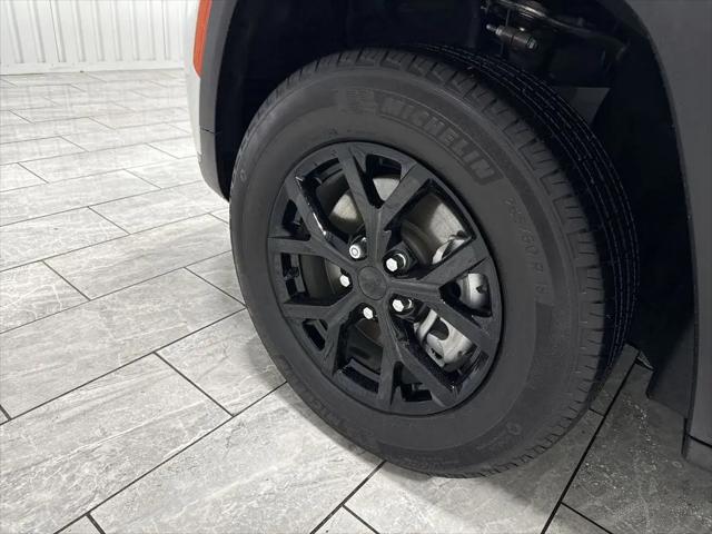 2025 Jeep Grand Cherokee L Altitude X 4x2