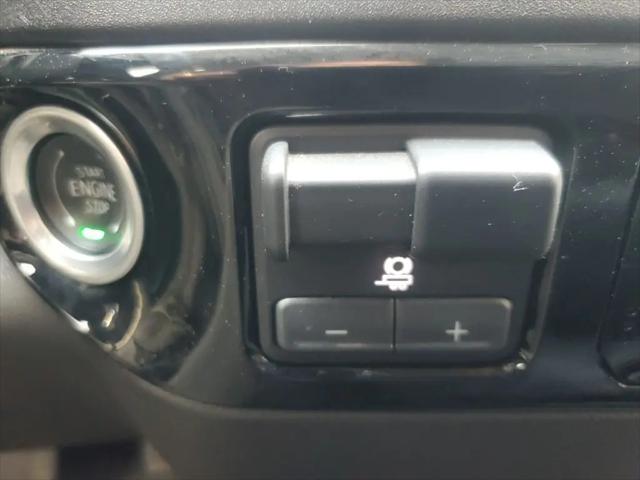 2025 GMC Sierra 1500 2WD Crew Cab Short Box SLT