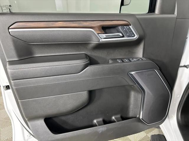 2025 GMC Sierra 1500 2WD Crew Cab Short Box SLT