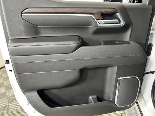 2025 GMC Sierra 1500 2WD Crew Cab Short Box SLT