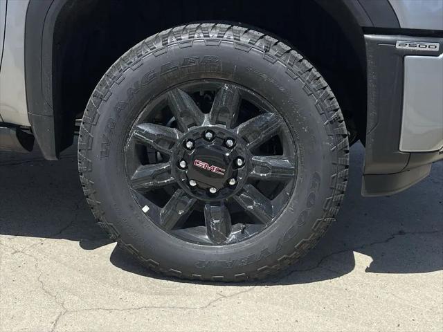 2026 GMC Sierra 2500HD Crew Cab, Standard Bed, AT4, 4WD