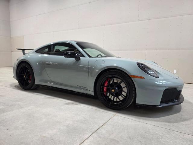 2025 Porsche 911 Carrera 4 GTS