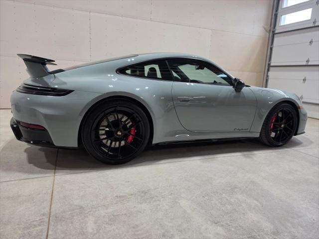 2025 Porsche 911 Carrera 4 GTS
