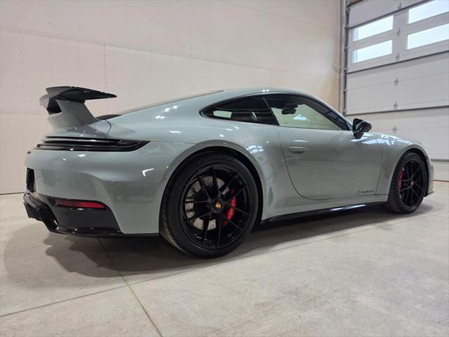 2025 Porsche 911 Carrera 4 GTS