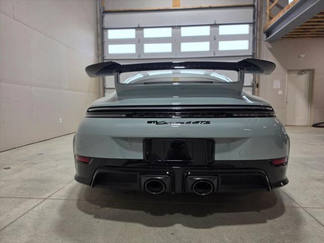 2025 Porsche 911 Carrera 4 GTS