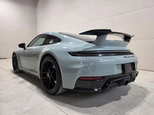 2025 Porsche 911 Carrera 4 GTS
