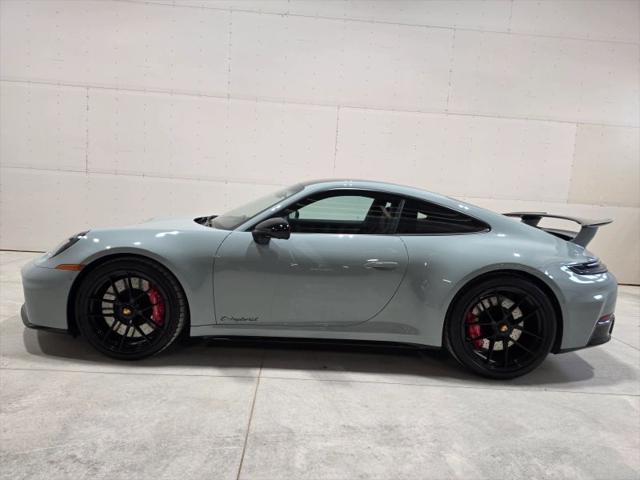 2025 Porsche 911 Carrera 4 GTS
