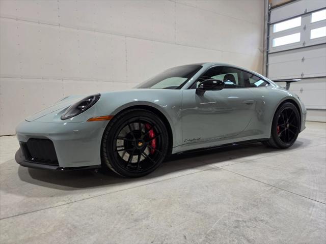2025 Porsche 911 Carrera 4 GTS