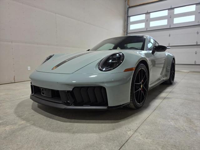 2025 Porsche 911 Carrera 4 GTS