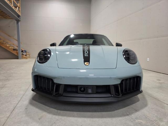 2025 Porsche 911 Carrera 4 GTS