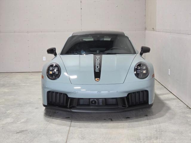 2025 Porsche 911 Carrera 4 GTS