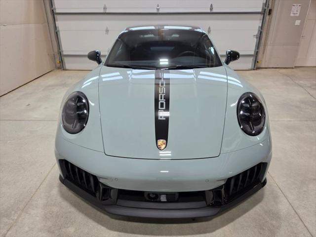 2025 Porsche 911 Carrera 4 GTS