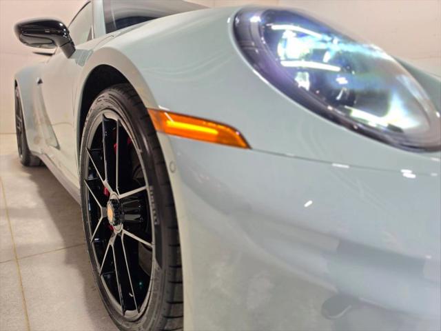 2025 Porsche 911 Carrera 4 GTS