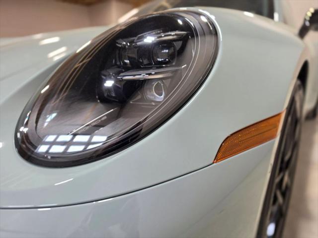 2025 Porsche 911 Carrera 4 GTS
