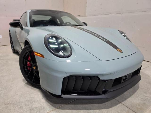 2025 Porsche 911 Carrera 4 GTS
