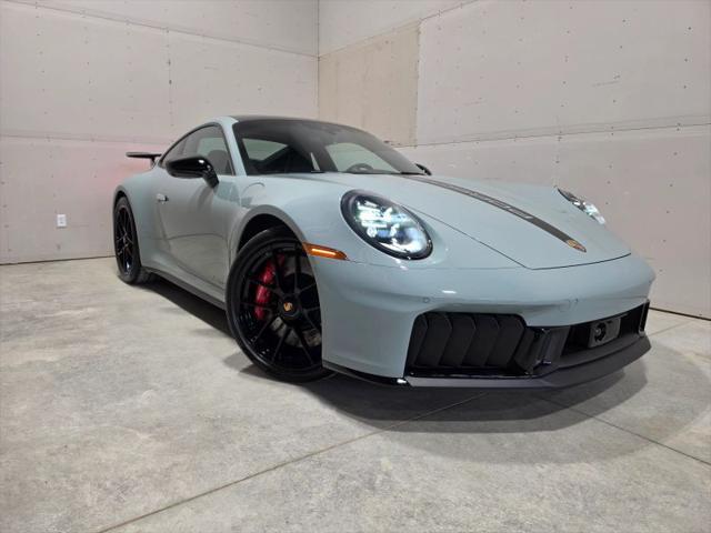 2025 Porsche 911 Carrera 4 GTS