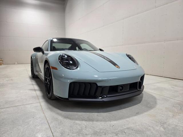 2025 Porsche 911 Carrera 4 GTS