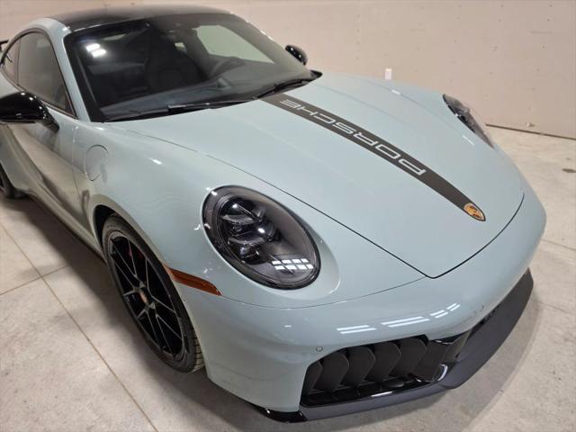 2025 Porsche 911 Carrera 4 GTS