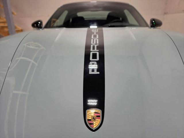 2025 Porsche 911 Carrera 4 GTS