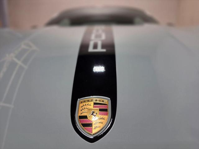 2025 Porsche 911 Carrera 4 GTS