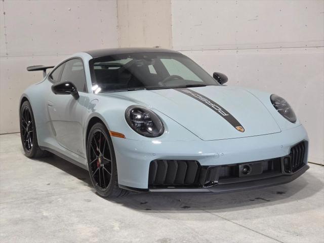 2025 Porsche 911 Carrera 4 GTS