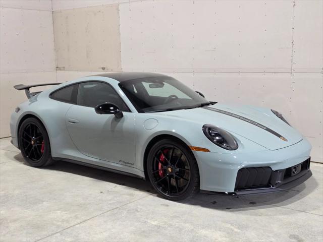 2025 Porsche 911 Carrera 4 GTS