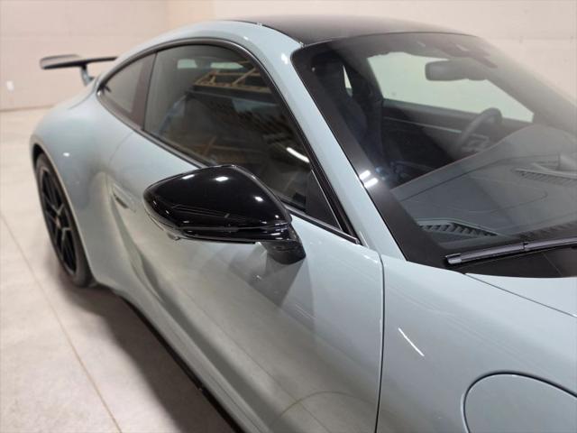 2025 Porsche 911 Carrera 4 GTS