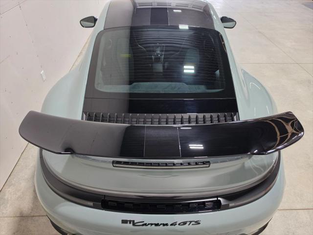 2025 Porsche 911 Carrera 4 GTS