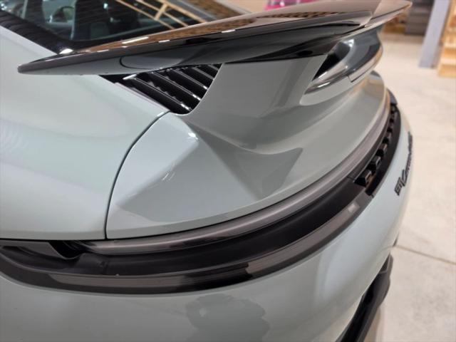 2025 Porsche 911 Carrera 4 GTS