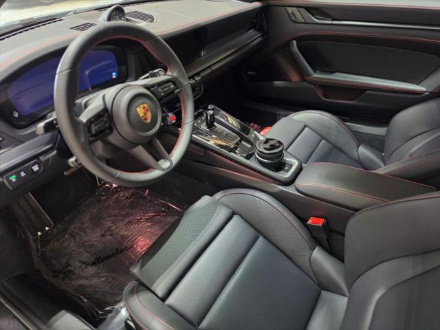 2025 Porsche 911 Carrera 4 GTS