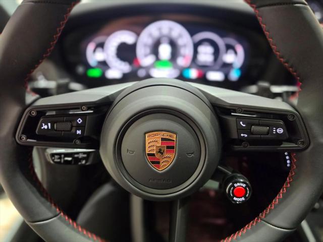 2025 Porsche 911 Carrera 4 GTS