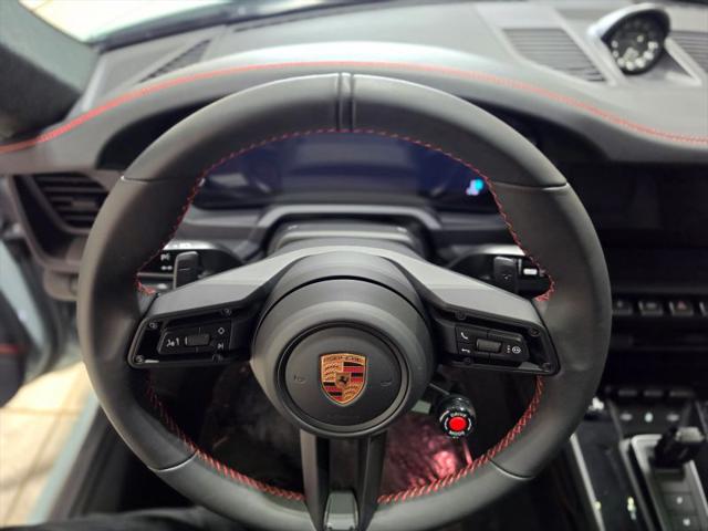 2025 Porsche 911 Carrera 4 GTS