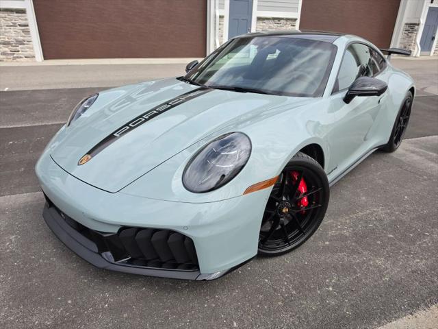 2025 Porsche 911 Carrera 4 GTS