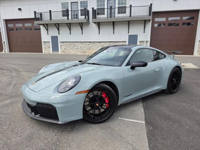 2025 Porsche 911 Carrera 4 GTS
