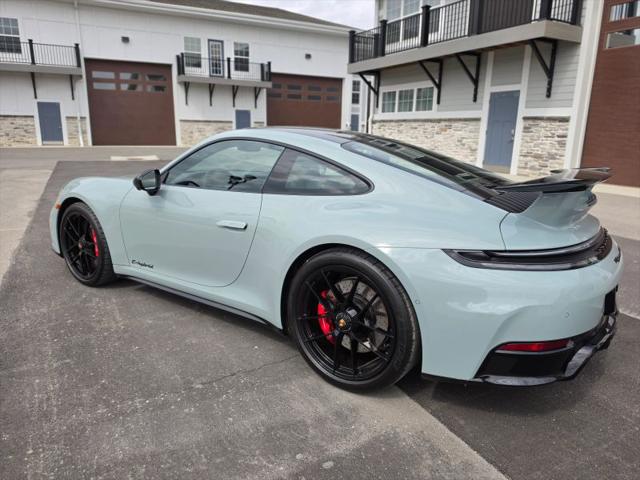 2025 Porsche 911 Carrera 4 GTS