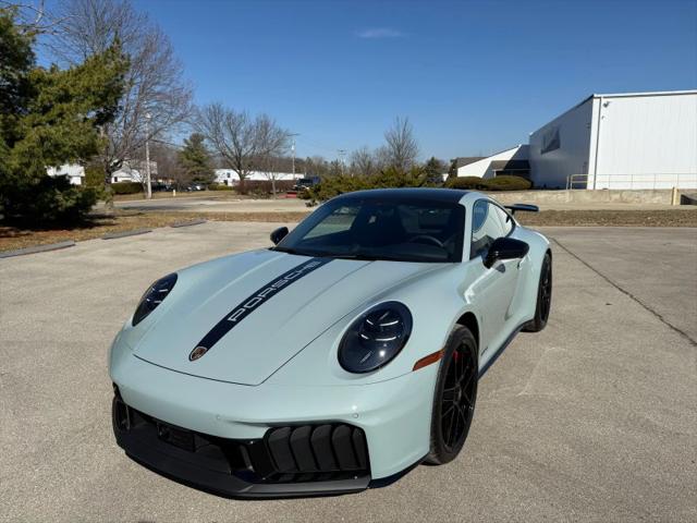 2025 Porsche 911 Carrera 4 GTS