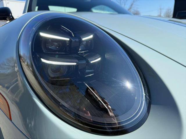 2025 Porsche 911 Carrera 4 GTS