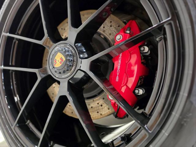 2025 Porsche 911 Carrera 4 GTS