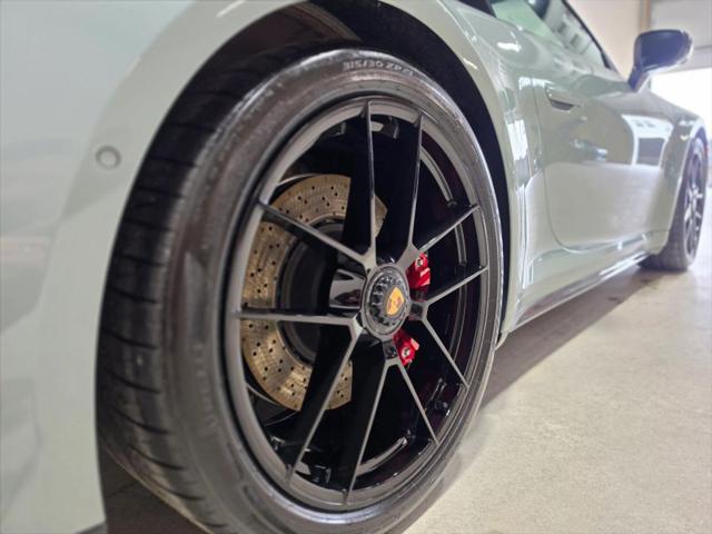 2025 Porsche 911 Carrera 4 GTS