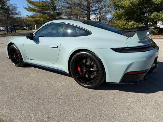 2025 Porsche 911 Carrera 4 GTS