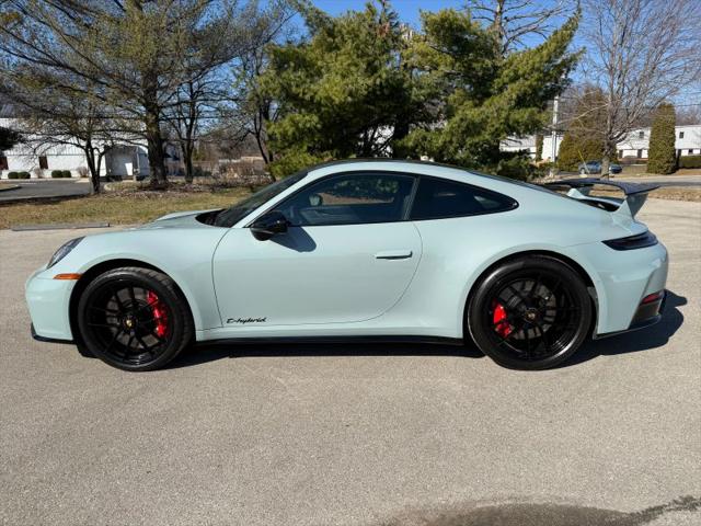 2025 Porsche 911 Carrera 4 GTS