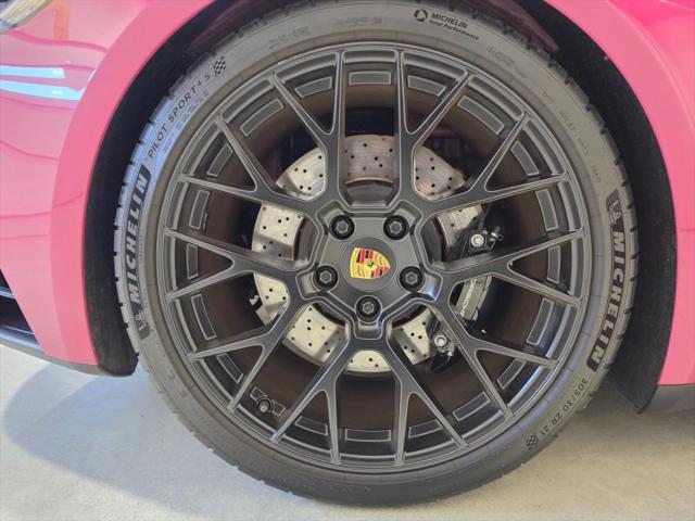 2024 Porsche 911 Carrera 4 GTS