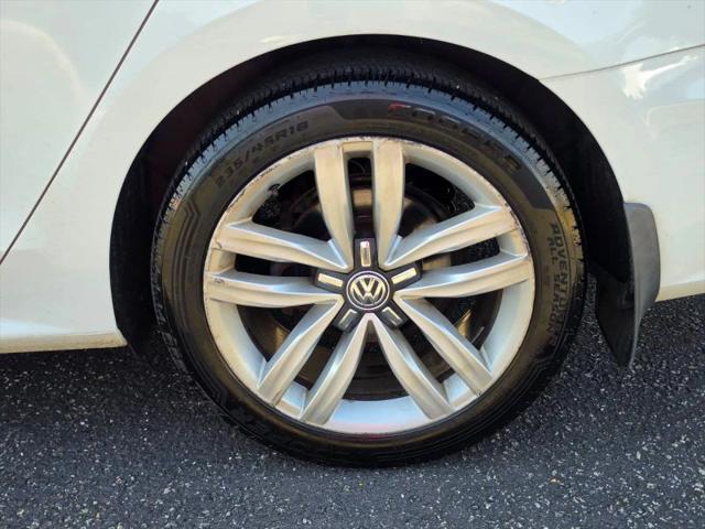 2016 Volkswagen Passat 1.8T SEL