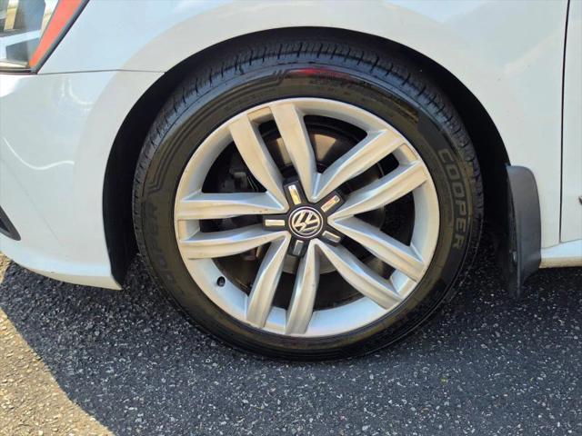 2016 Volkswagen Passat 1.8T SEL