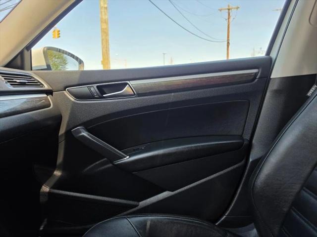 2016 Volkswagen Passat 1.8T SEL
