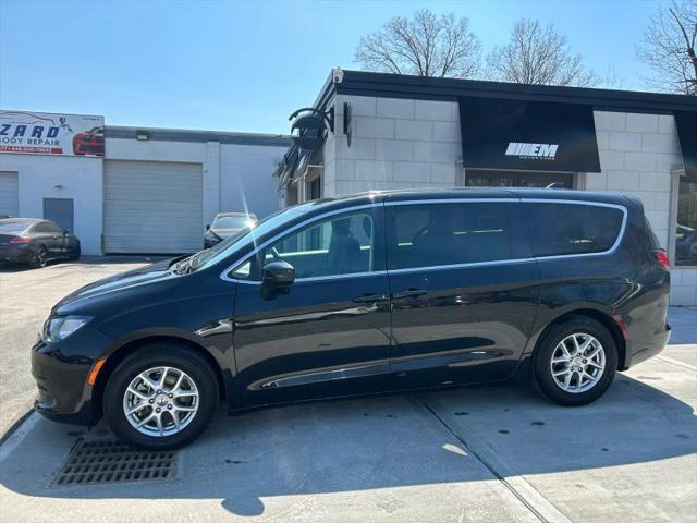 2022 Chrysler Voyager LX