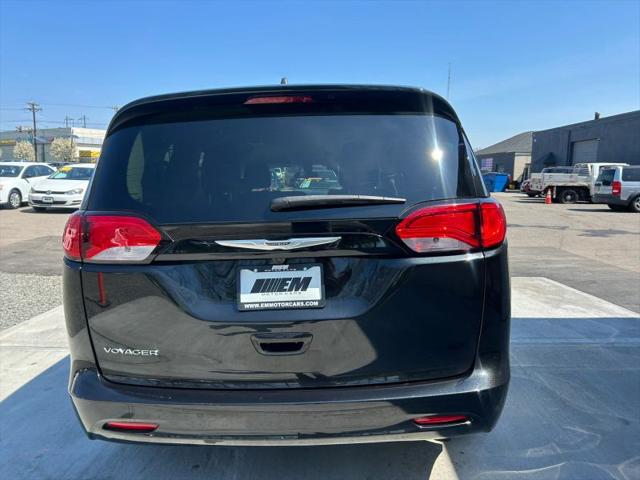 2022 Chrysler Voyager LX