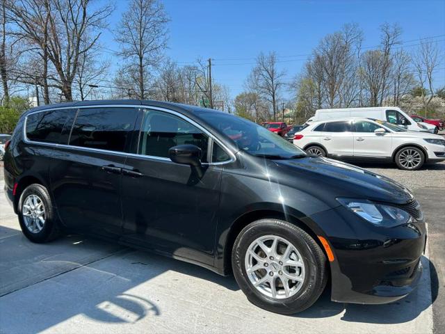 2022 Chrysler Voyager LX