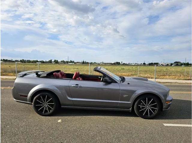 2007 Ford Mustang GT Deluxe