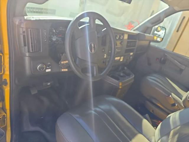 2017 GMC Savana Cutaway Work Van